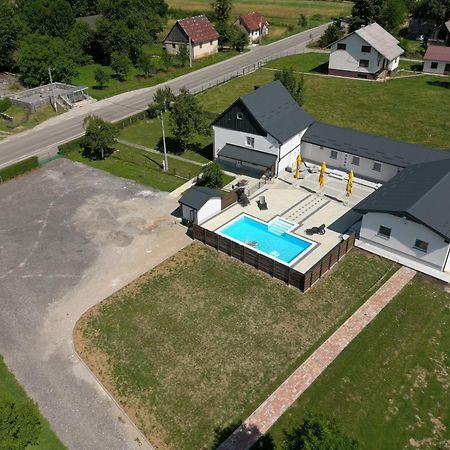 Apartmani Albatros Perusic Exteriér fotografie