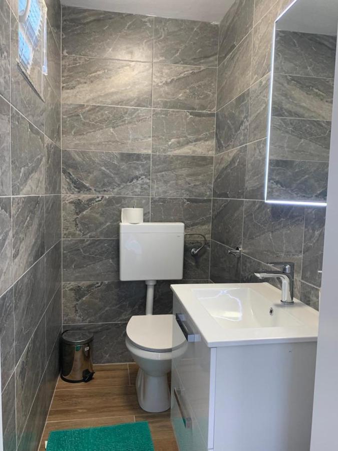 Apartmani Albatros Perusic Exteriér fotografie