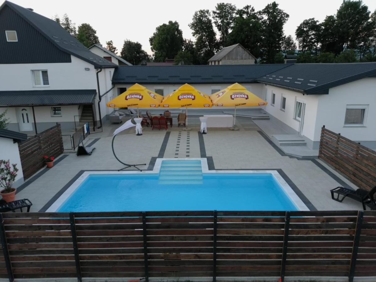 Apartmani Albatros Perusic Exteriér fotografie