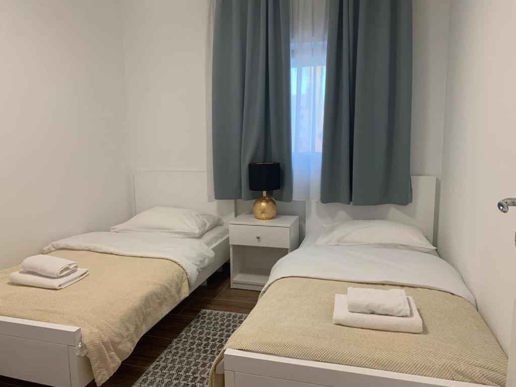 Apartmani Albatros Perusic Exteriér fotografie
