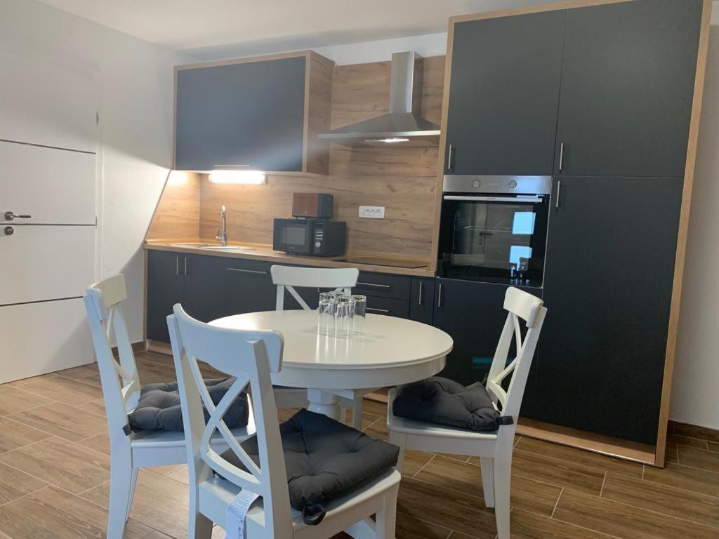 Apartmani Albatros Perusic Exteriér fotografie