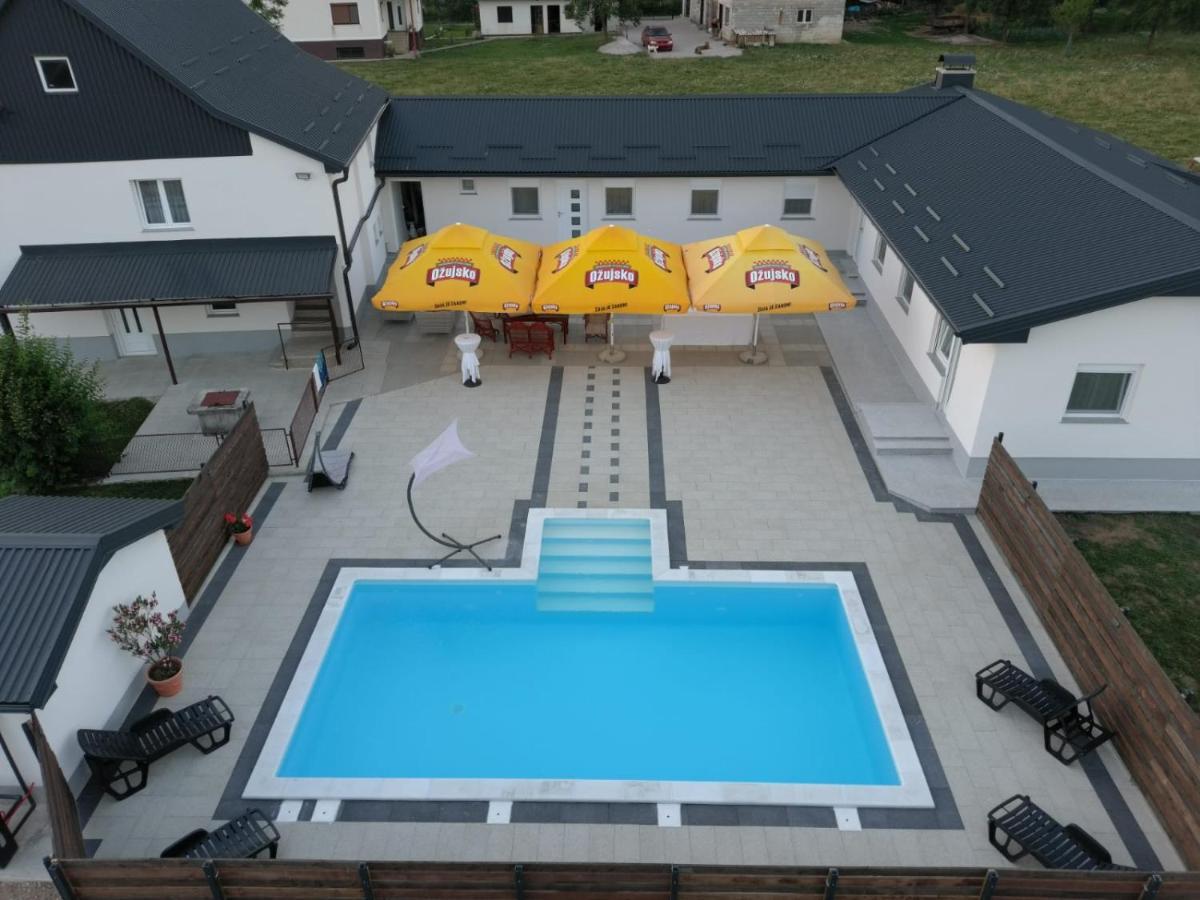 Apartmani Albatros Perusic Exteriér fotografie