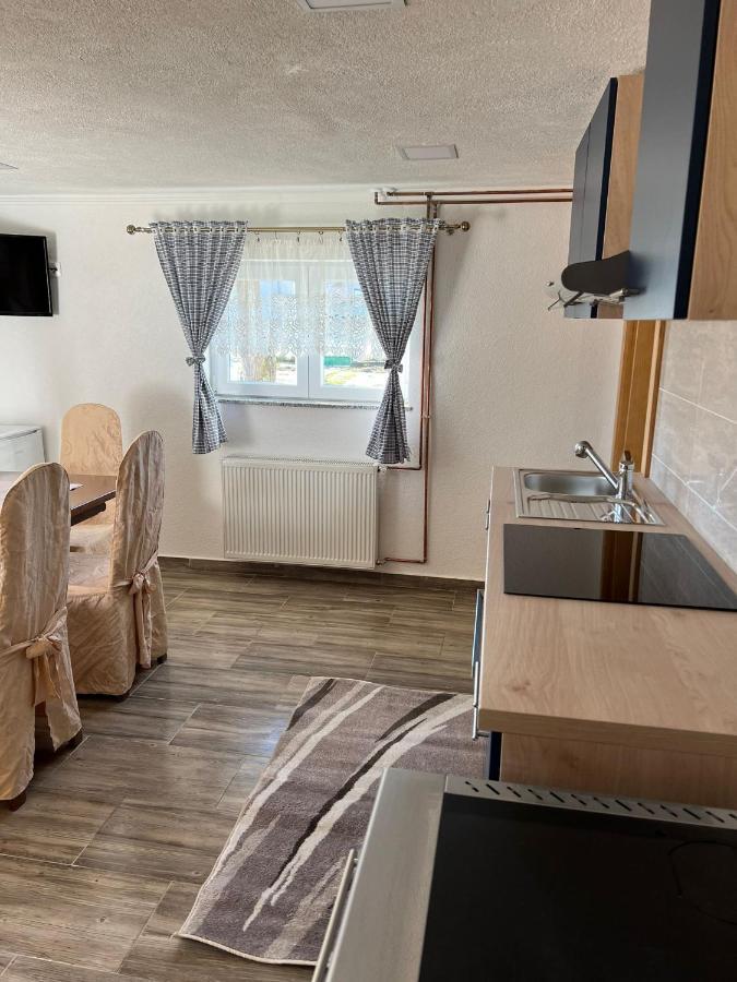 Apartmani Albatros Perusic Exteriér fotografie