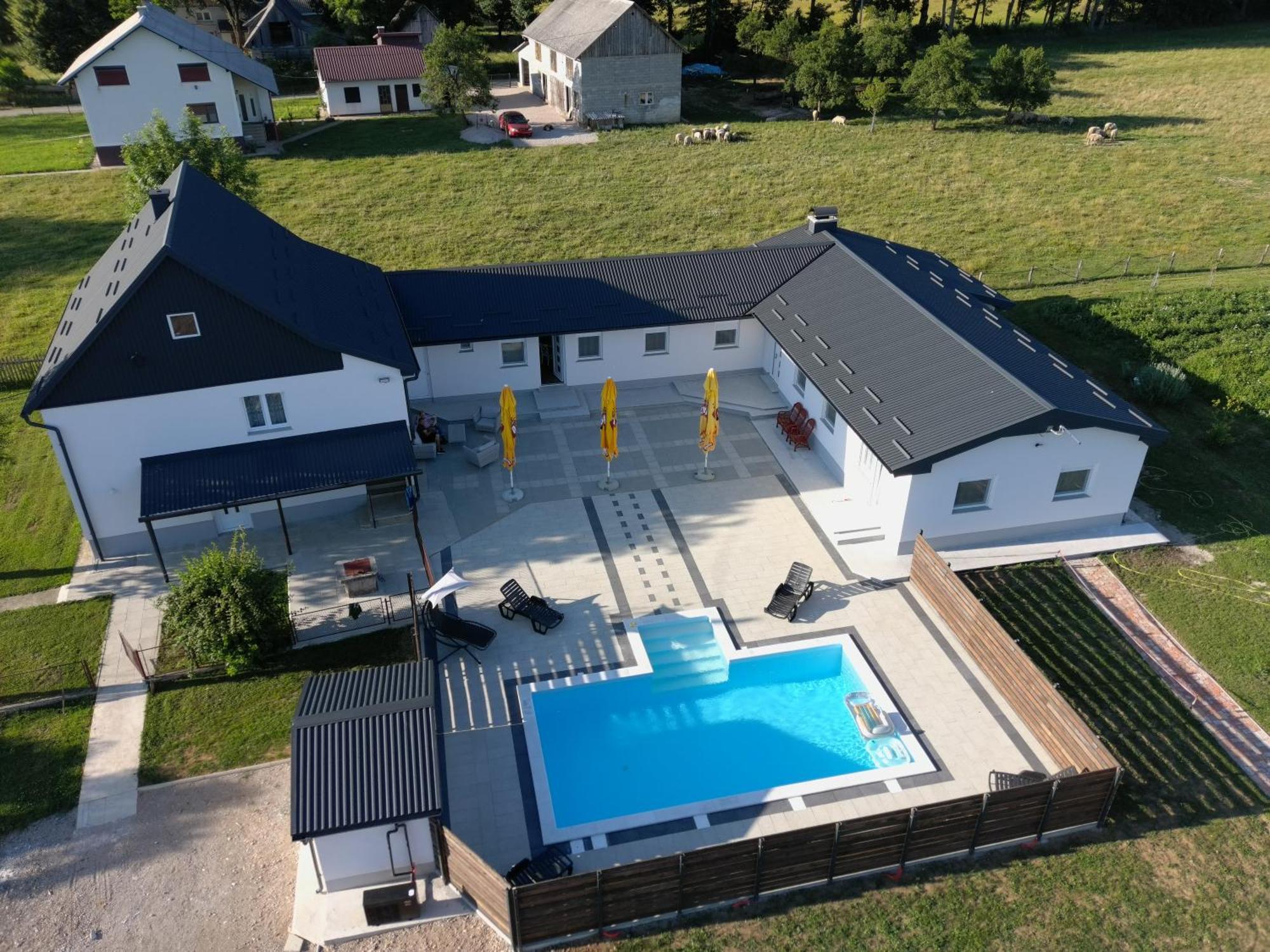 Apartmani Albatros Perusic Exteriér fotografie