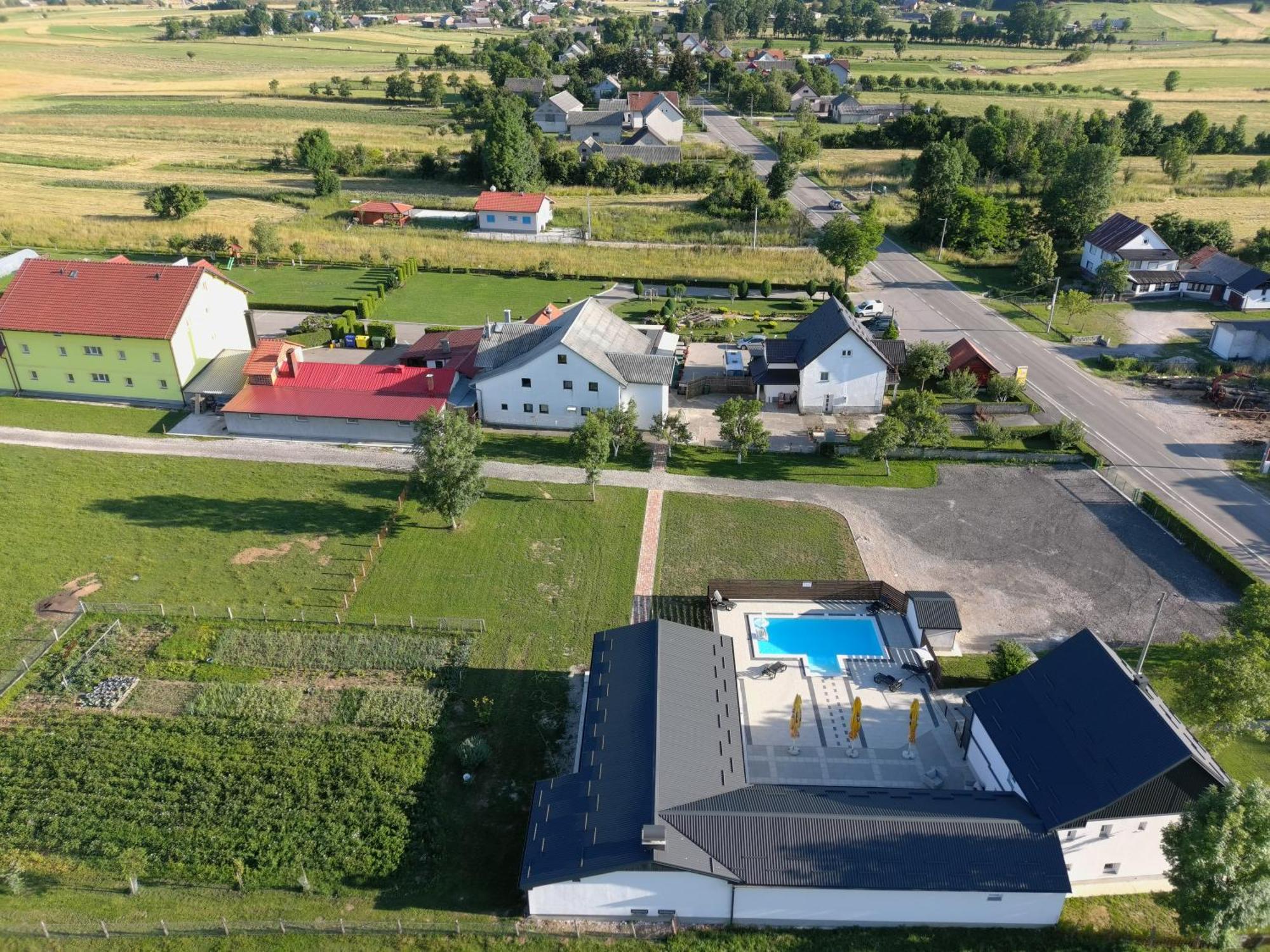 Apartmani Albatros Perusic Exteriér fotografie